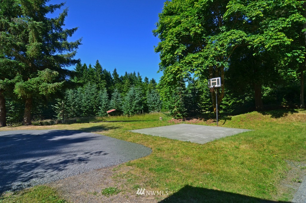 9977 Northeast Lofgren Road Bainbridge Island, WA 98110 - Photo 3 of 15 Gallery Image 3