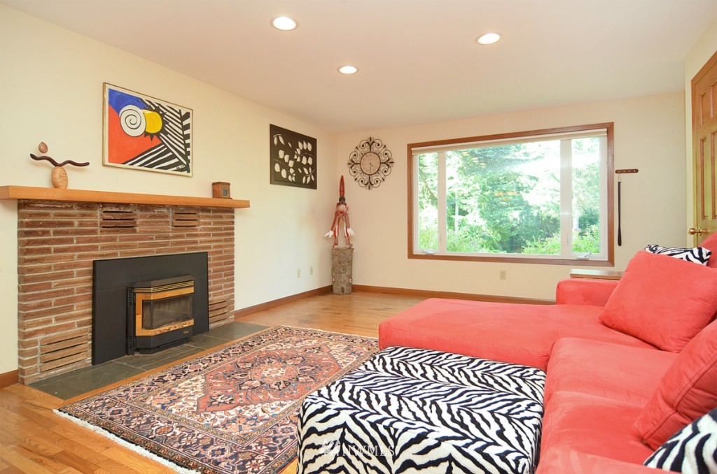 9977 Northeast Lofgren Road Bainbridge Island, WA 98110 - Photo 6 of 15 Gallery Image 6