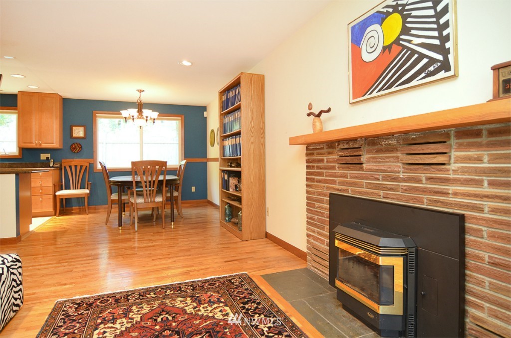 9977 Northeast Lofgren Road Bainbridge Island, WA 98110 - Photo 7 of 15 Gallery Image 7