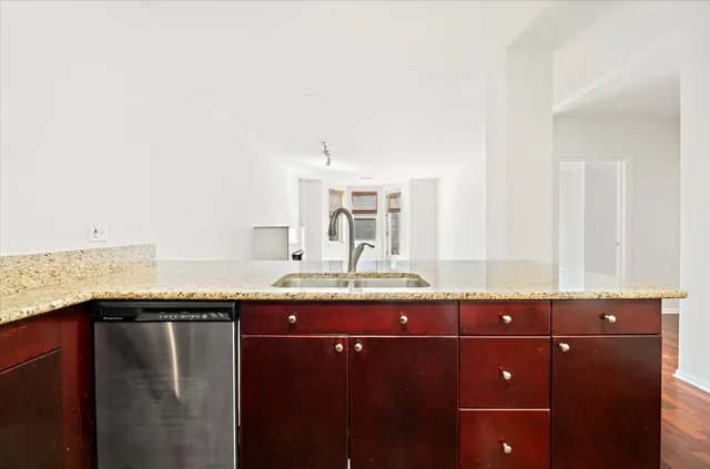 $529,500 | 520 North Halsted Street, Unit 310, Chicago, IL 60642