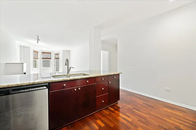 $529,500 | 520 North Halsted Street, Unit 310, Chicago, IL 60642