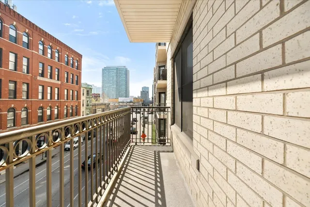 $529,500 | 520 North Halsted Street, Unit 310, Chicago, IL 60642