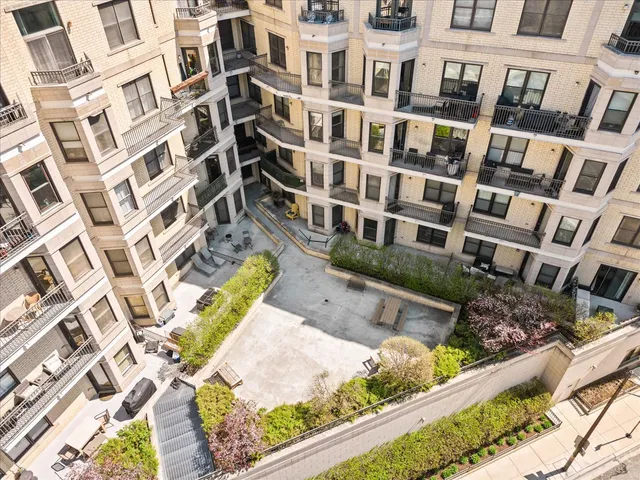 $529,500 | 520 North Halsted Street, Unit 310, Chicago, IL 60642