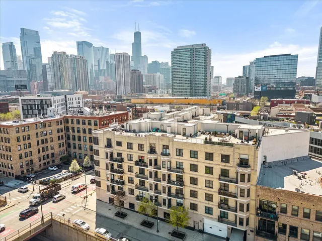 $529,500 | 520 North Halsted Street, Unit 310, Chicago, IL 60642