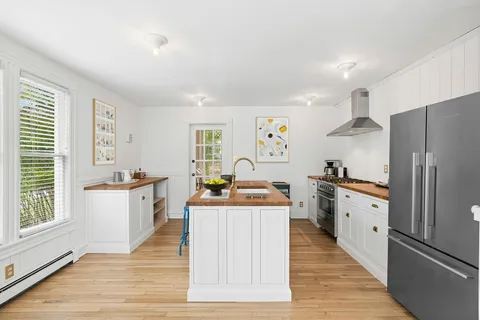 $3,150,000 | 209 Elm Street, Southampton, NY 11968