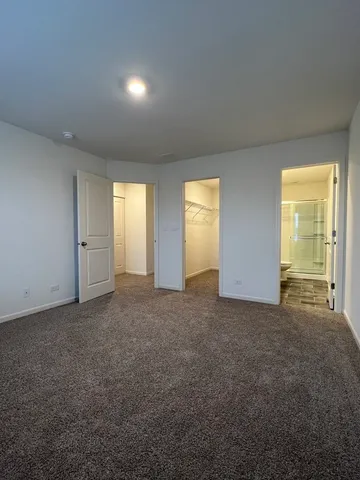 $2,950 | 217 Goldenrod Drive, Elgin, IL 60124