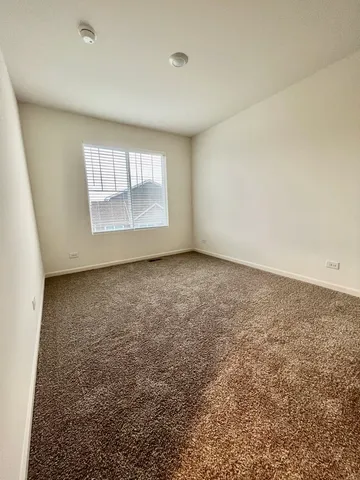 $2,950 | 217 Goldenrod Drive, Elgin, IL 60124