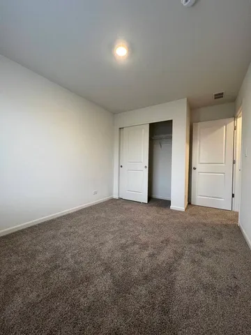 $2,950 | 217 Goldenrod Drive, Elgin, IL 60124