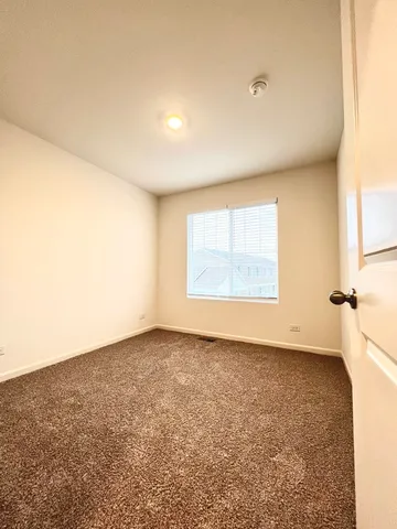 $2,950 | 217 Goldenrod Drive, Elgin, IL 60124