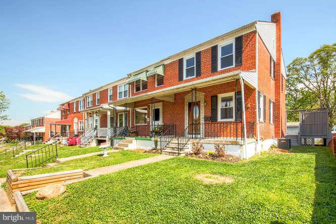 543 Welbrook Road Baltimore, MD 21221 - Photo 3 of 28 a front view of house with outdoor space and yard