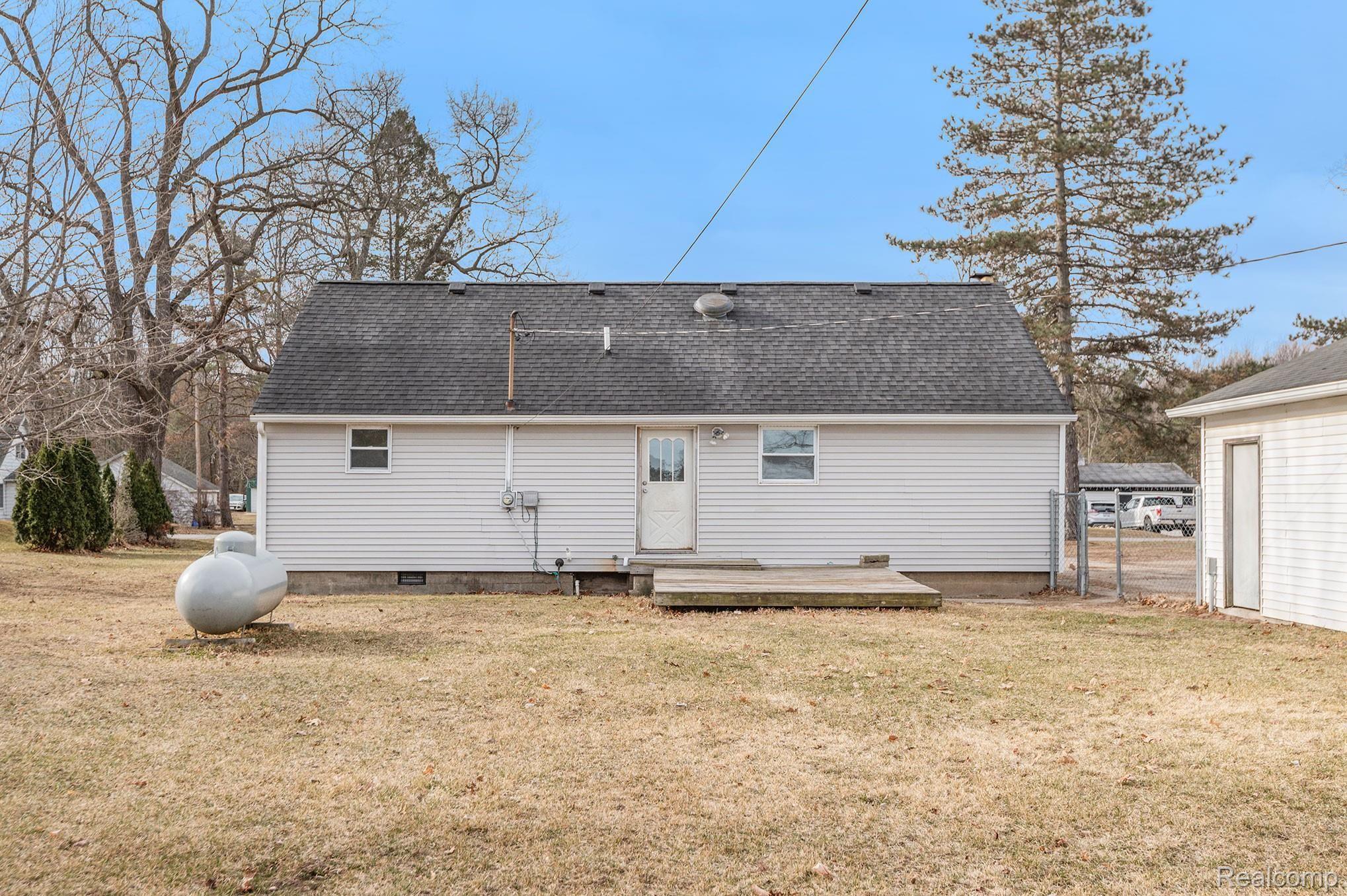 11380 Silver Lake Road Byron, MI 48418 - Photo 3 of 33 CNG_8611-1.jpg