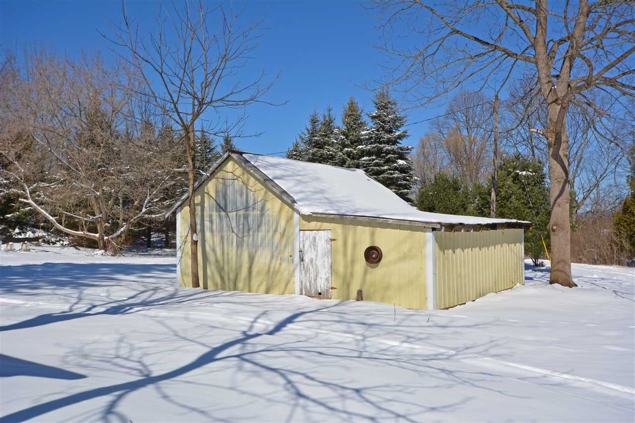 1523 Higgins Road Benzonia, MI 49616 - Photo 5 of 36 1884268-4.JPG