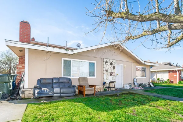 $895,000 | 10 Nedra Court, Sacramento, CA 95822