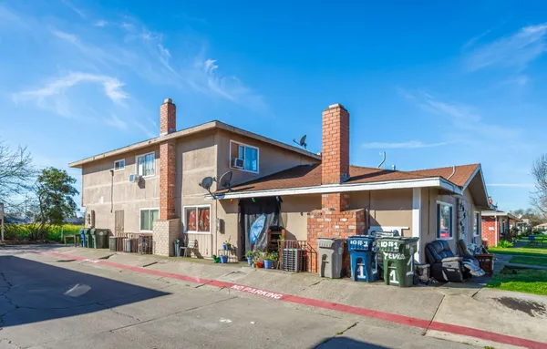 $895,000 | 10 Nedra Court, Sacramento, CA 95822