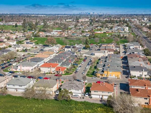 $895,000 | 10 Nedra Court, Sacramento, CA 95822