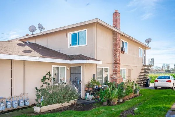 $895,000 | 10 Nedra Court, Sacramento, CA 95822