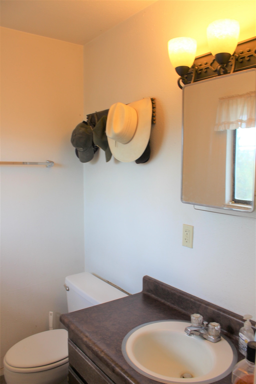 110 Rickey-Peak Bridgeport, CA 93517 - Photo 18 of 28 Gallery Image 18