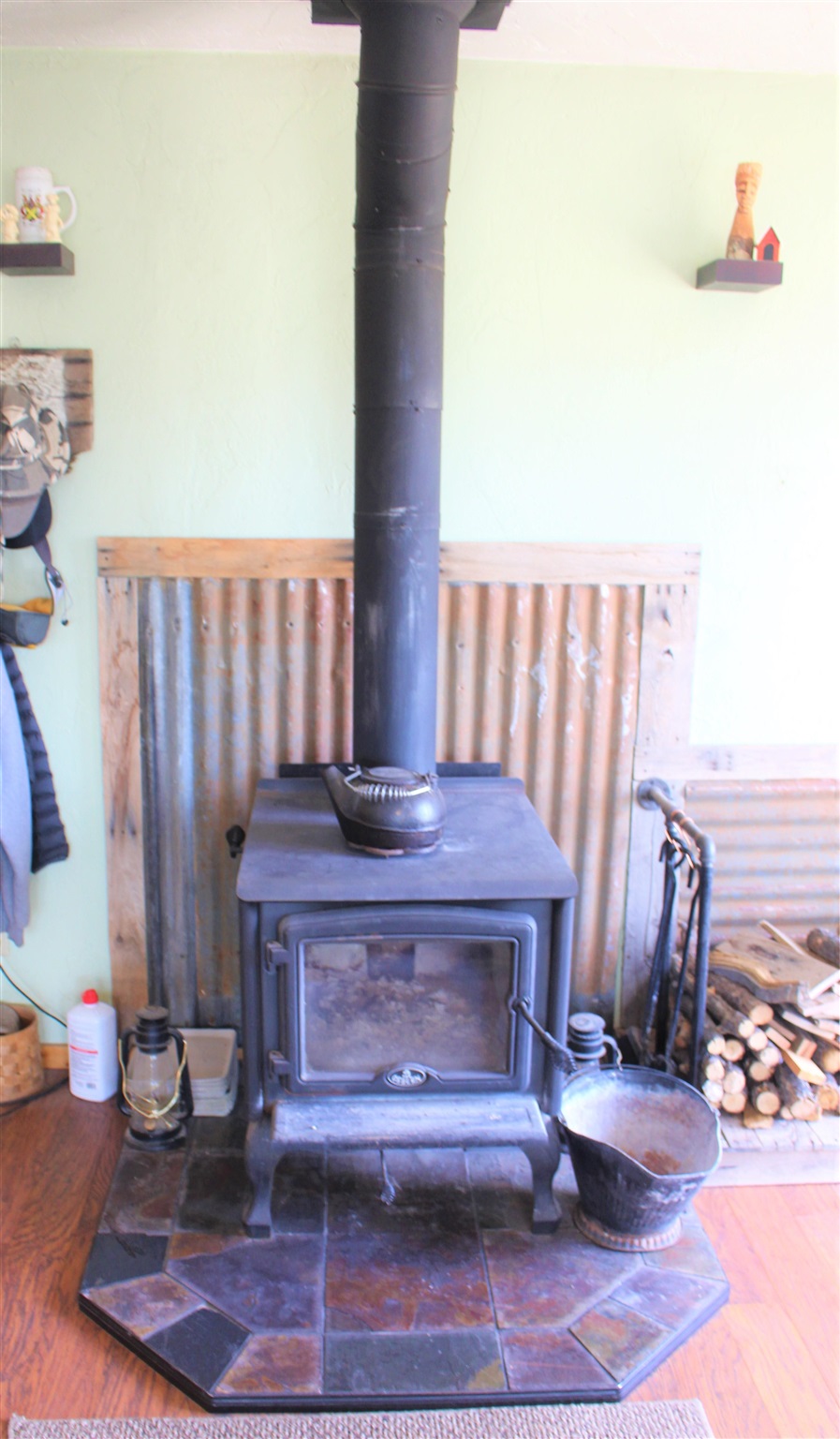 110 Rickey-Peak Bridgeport, CA 93517 - Photo 8 of 28 Gallery Image 8
