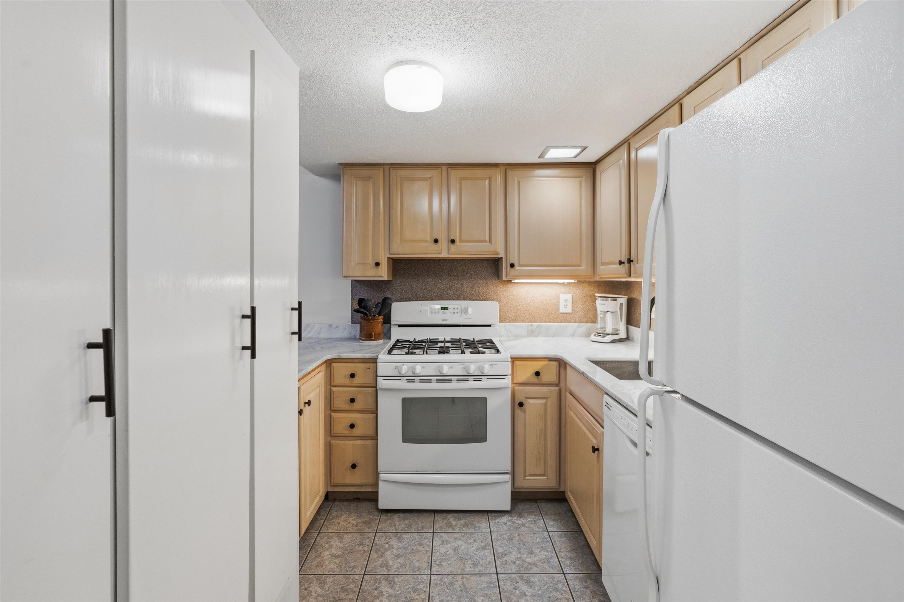 50 Fox Run Road, Unit 2 Lincoln, NH 03251 - Photo 11 of 27