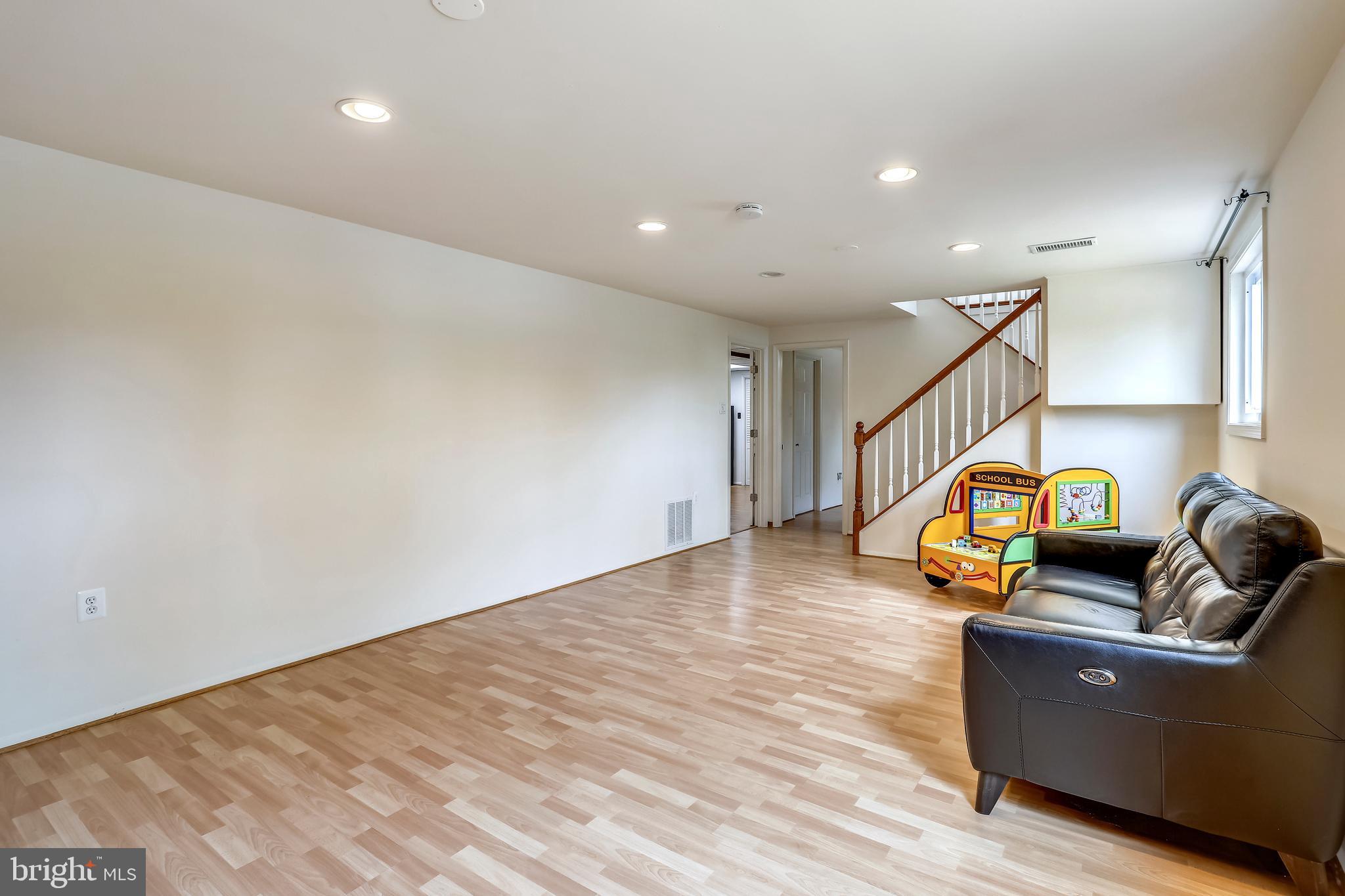 14202 Chesterfield Road Rockville, MD 20853 - Photo 29 of 61 Gallery Image 29