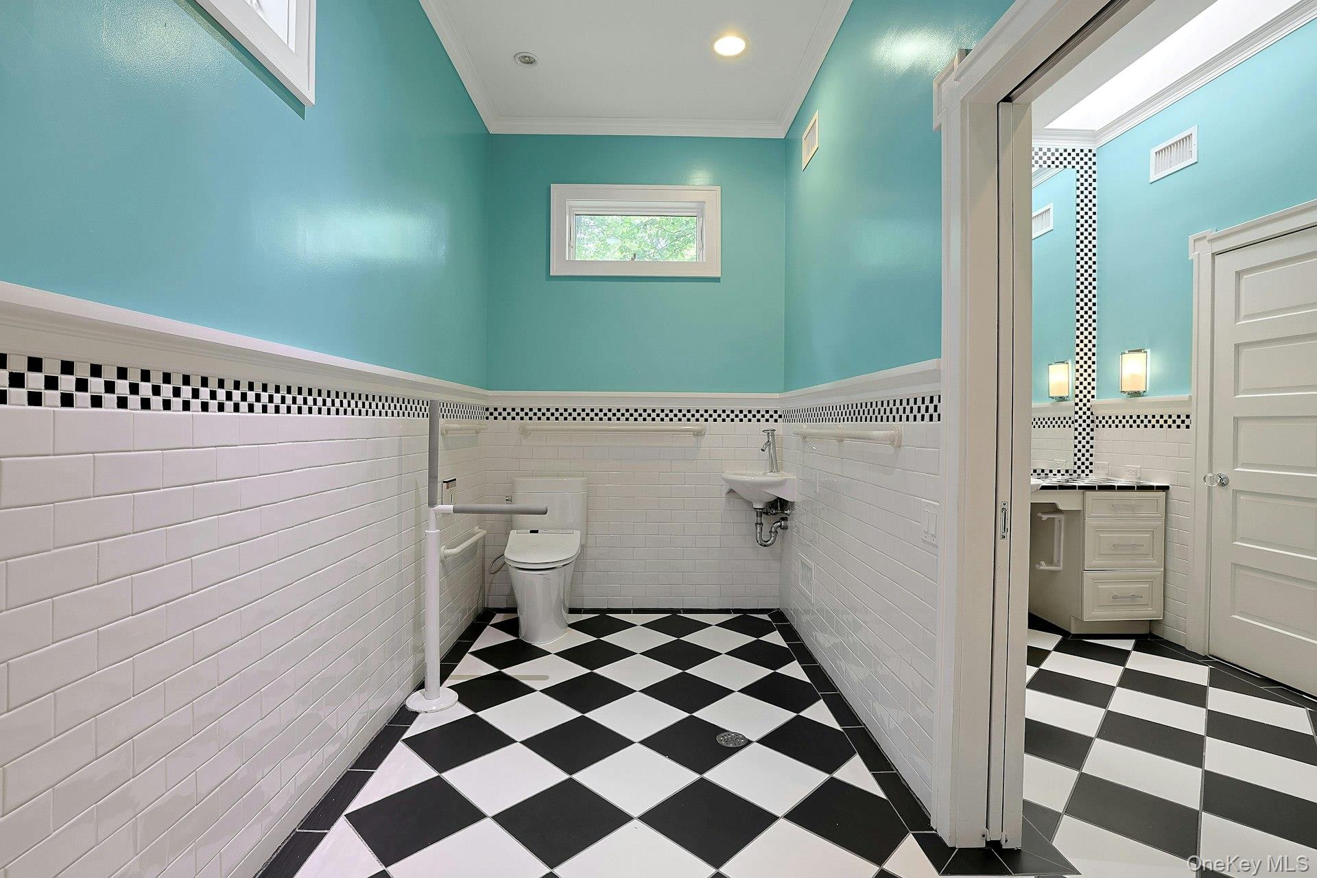 44 Ruth Drive New City, NY 10956 - Photo 22 of 40 Stunning black white motif