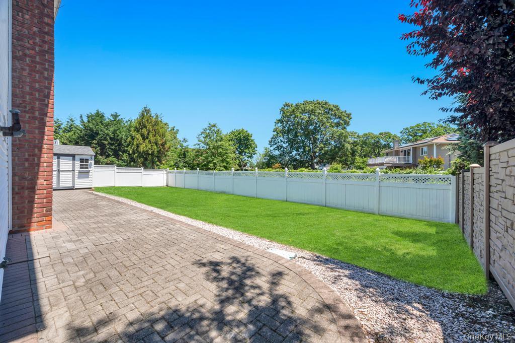 1827 Roberta Lane Merrick, NY 11566 - Photo 22 of 23