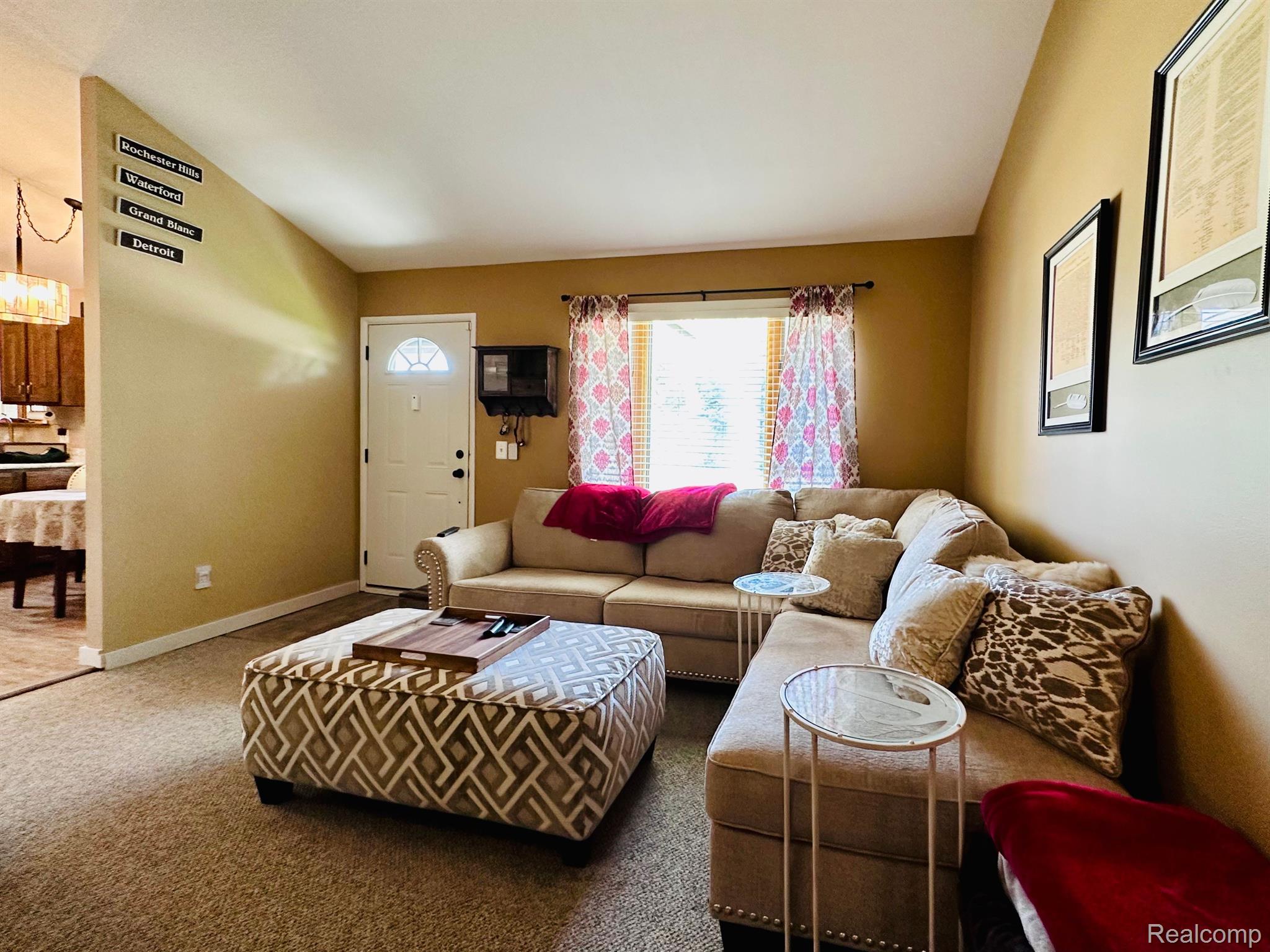 5508 Colony Road Grand Blanc, MI 48439 - Photo 5 of 32 Living room and adjoining kitchen