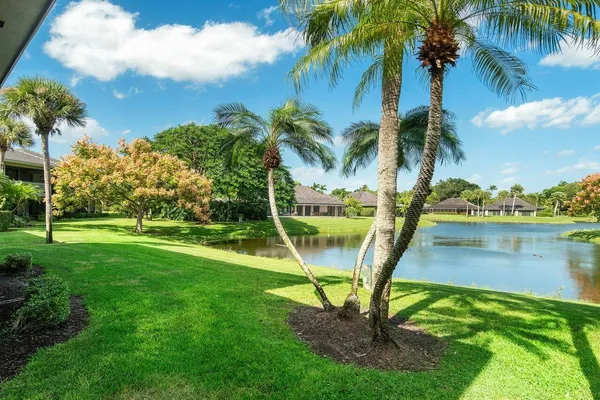 $3,950 | 11842 Pebblewood Drive, Unit 102, Wellington, FL 33414