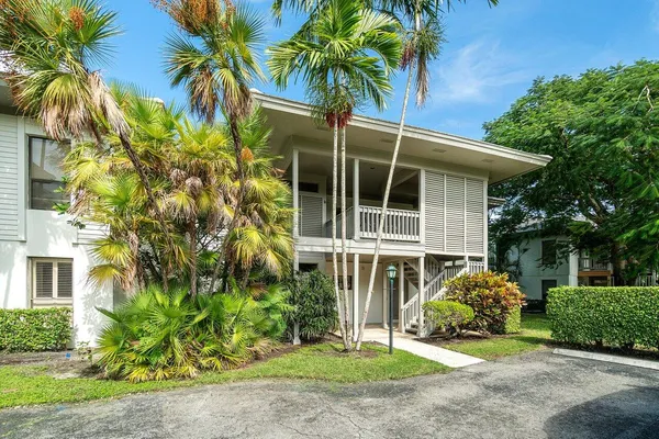 $3,950 | 11842 Pebblewood Drive, Unit 102, Wellington, FL 33414