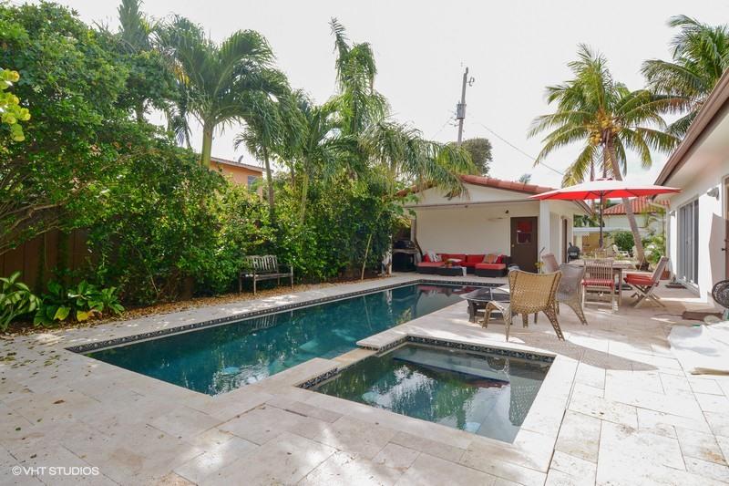 474 Northeast 5th Court Boca Raton, FL 33432 - Photo 16 of 16 16_474NE5thCt_26_BackYard_FlexMLS800x600
