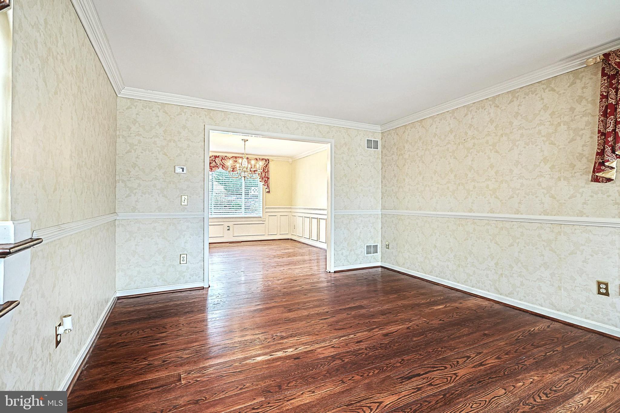 16 Kratz Road Shrewsbury, PA 17361 - Photo 15 of 56 Living Room