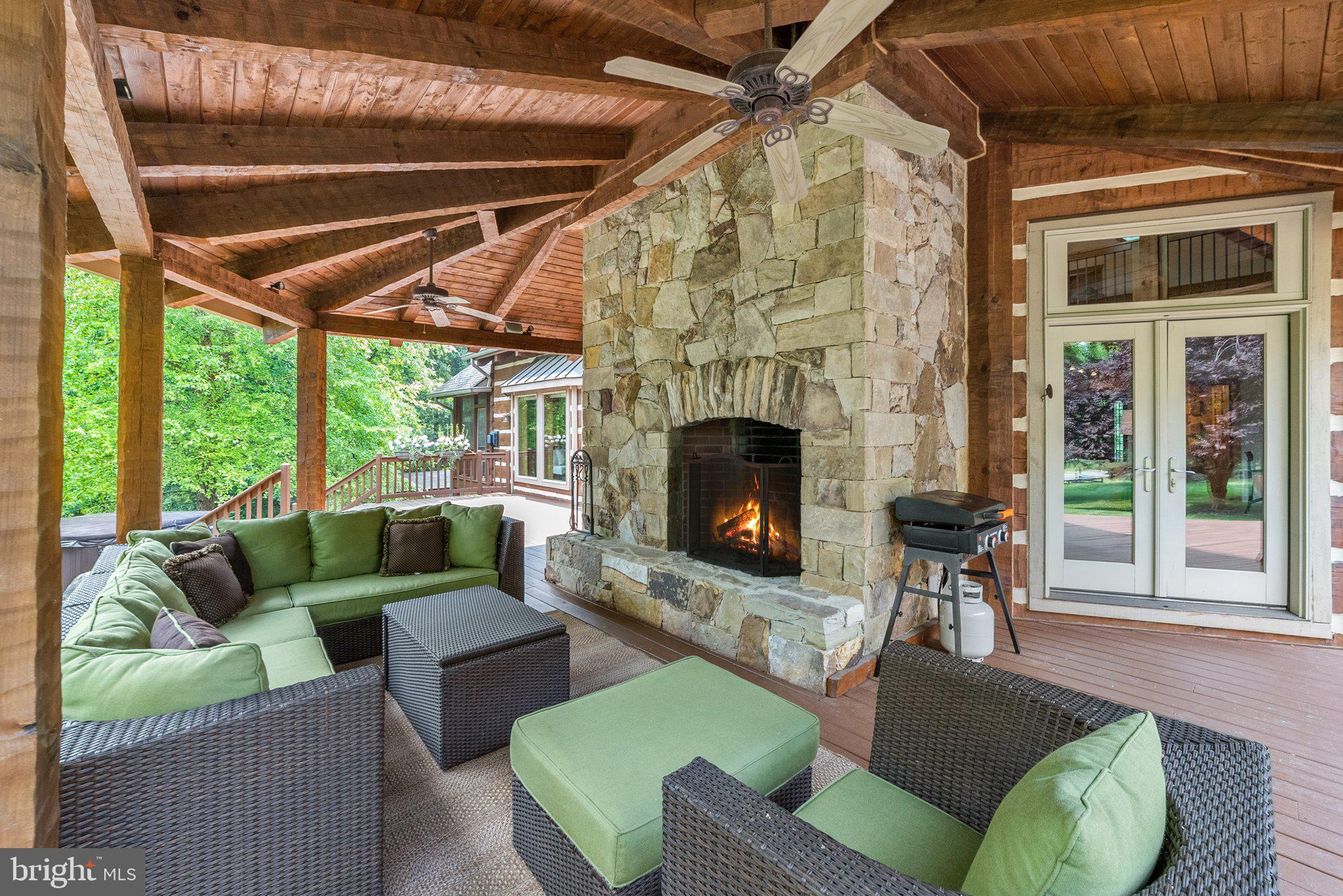 12904 Sagle Road Purcellville, VA 20132 - Photo 106 of 135 Entertain with ease