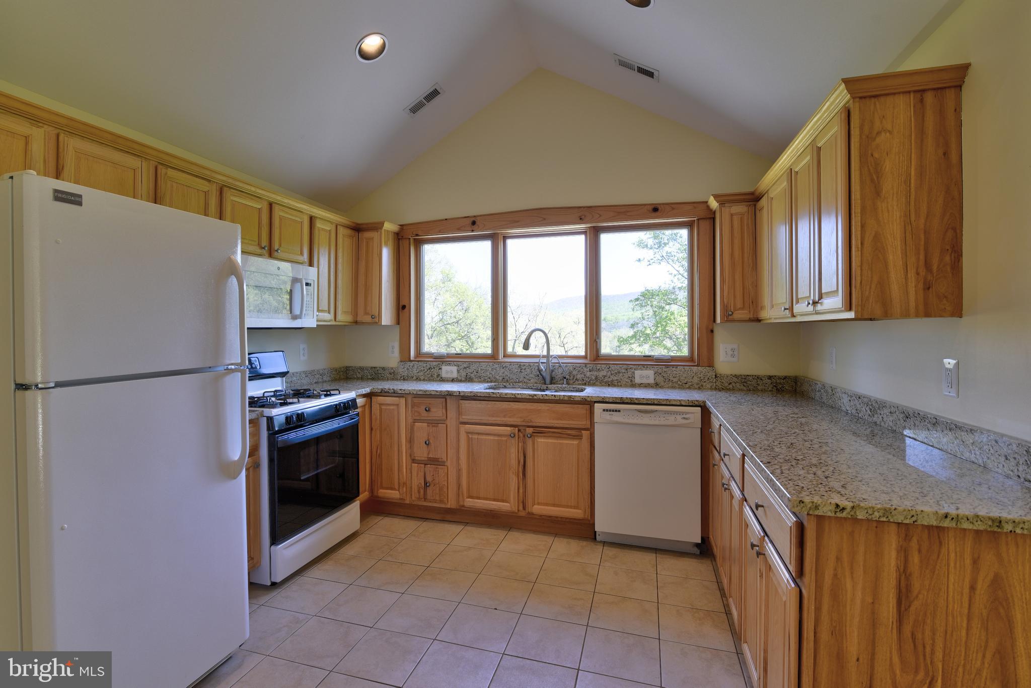 12904 Sagle Road Purcellville, VA 20132 - Photo 129 of 135 Apartment kitchen