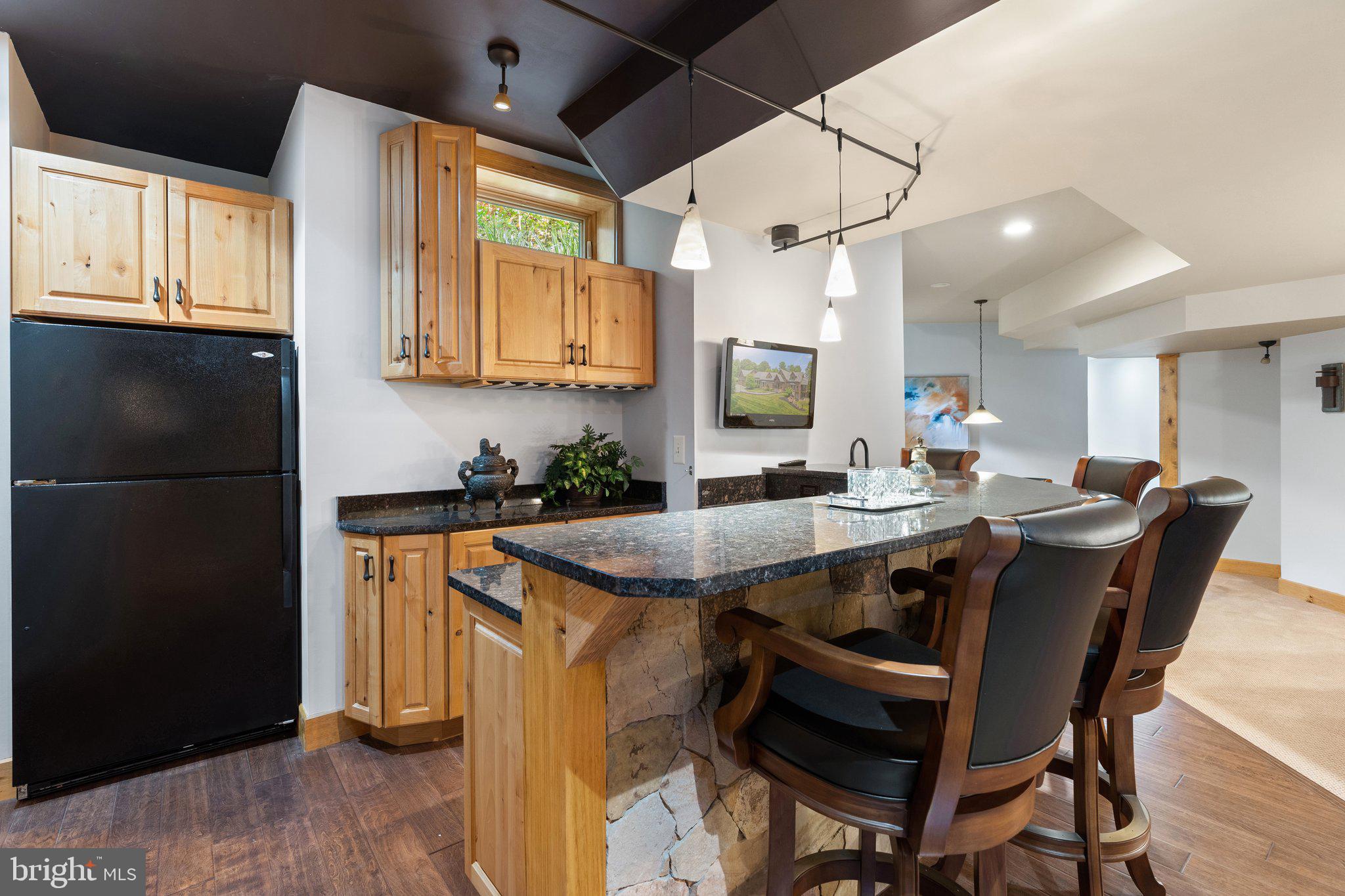 12904 Sagle Road Purcellville, VA 20132 - Photo 83 of 135 Lower level wet bar w/ refrigeration & wine cellar