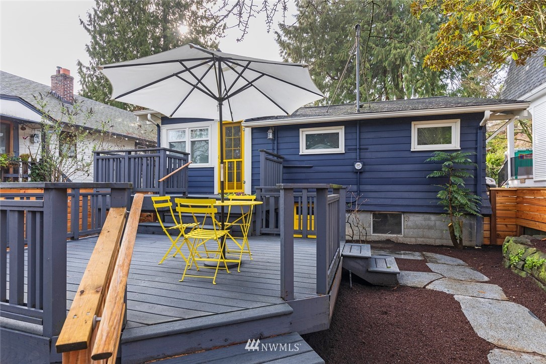 708 North 63rd Street Seattle, WA 98103 - Photo 21 of 24 a view of a chairs and tables in the patio