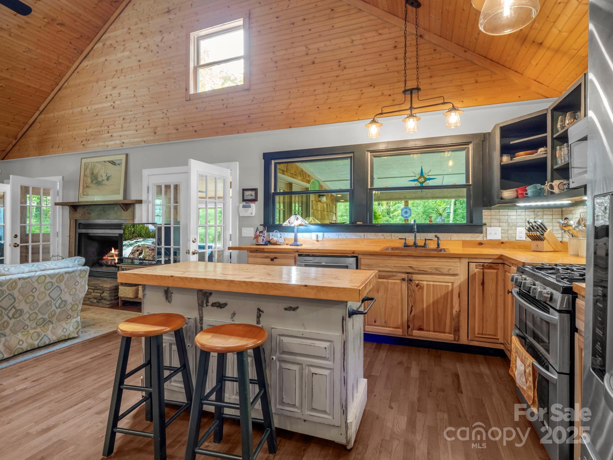 656 Cardinal Road Brevard, NC 28712 - Photo 11 of 37 Gallery Image 11