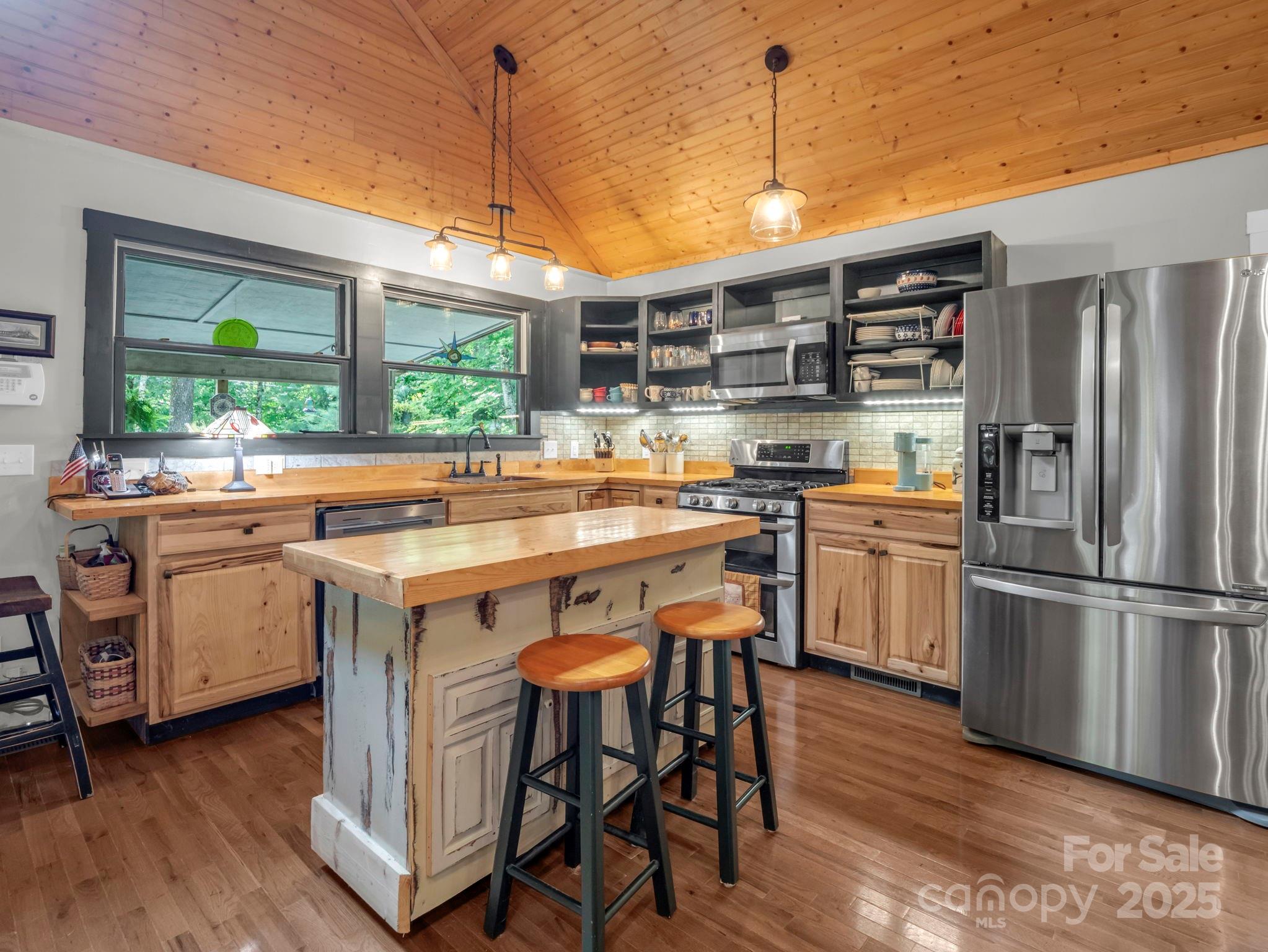 656 Cardinal Road Brevard, NC 28712 - Photo 12 of 37 Gallery Image 12