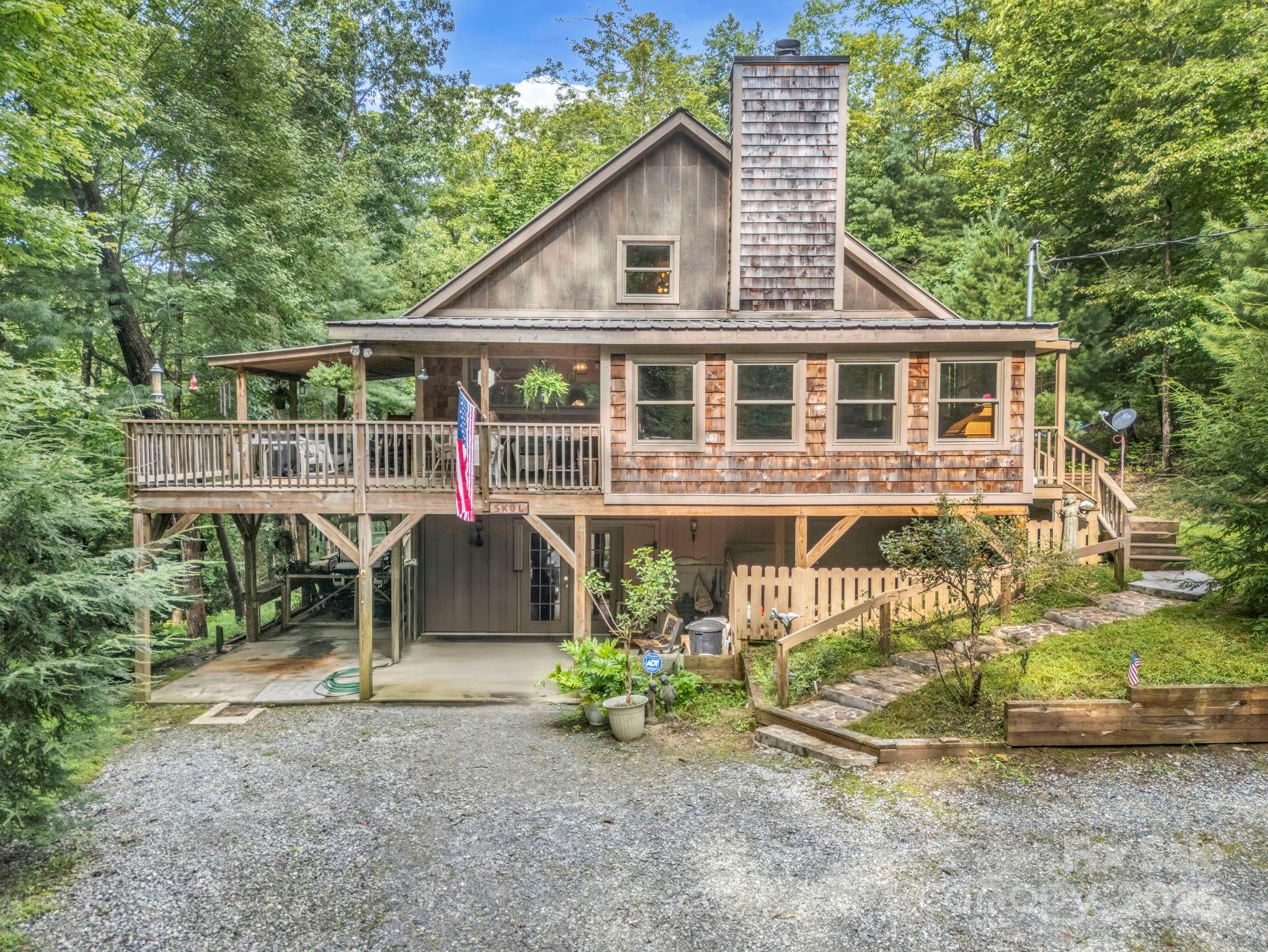 656 Cardinal Road Brevard, NC 28712 - Photo 2 of 37 Gallery Image 2