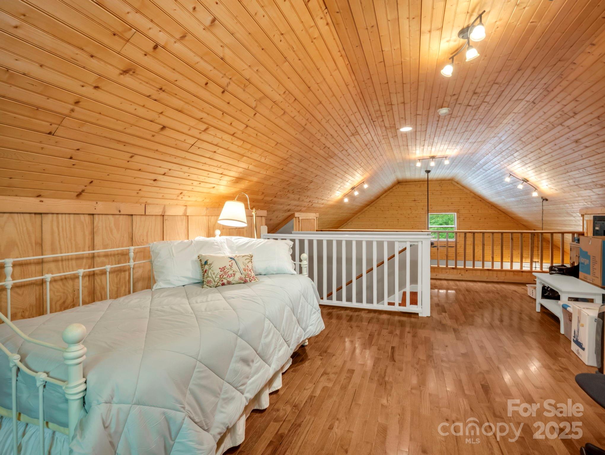 656 Cardinal Road Brevard, NC 28712 - Photo 27 of 37 Gallery Image 27