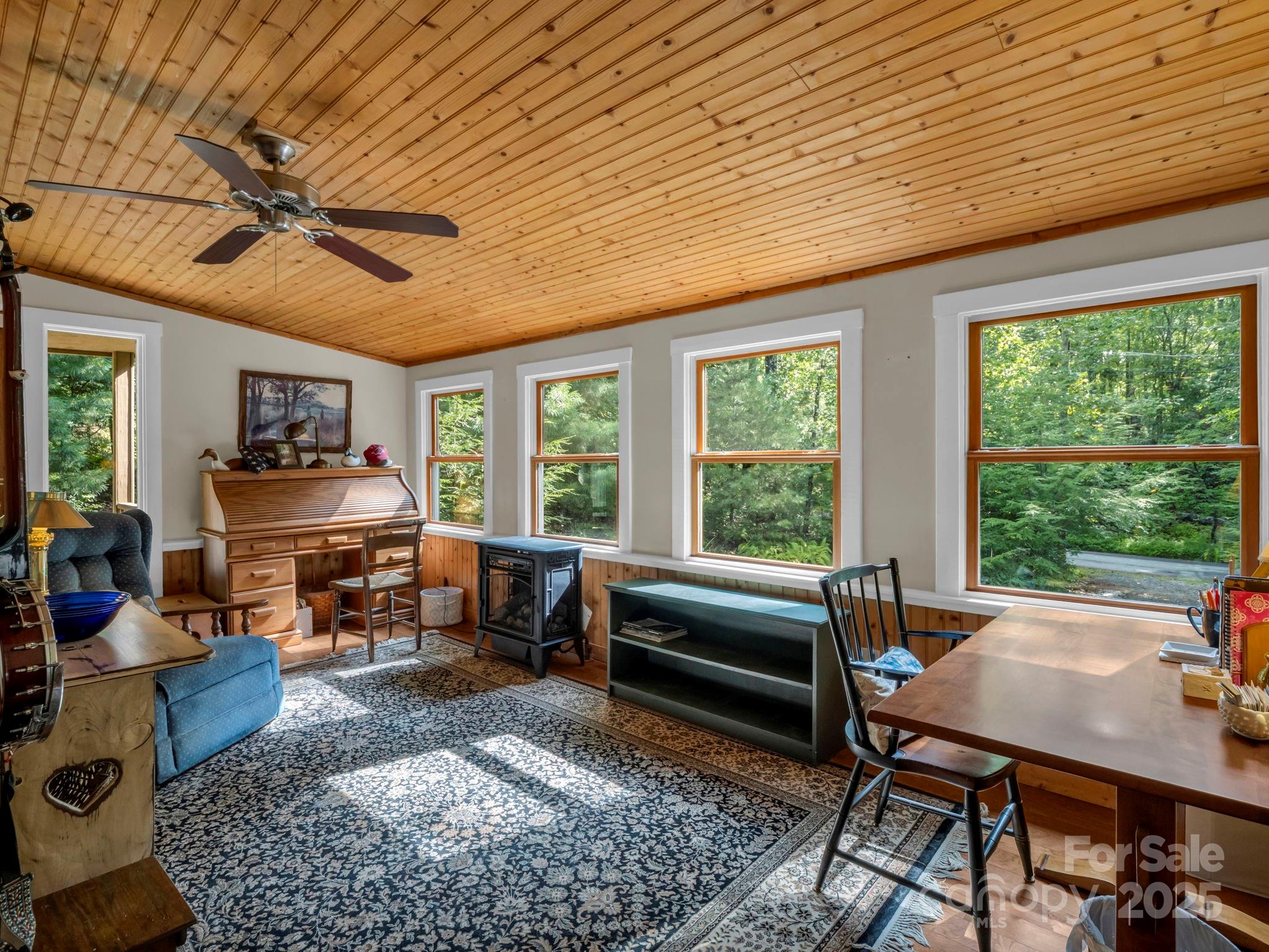 656 Cardinal Road Brevard, NC 28712 - Photo 5 of 37 Gallery Image 5