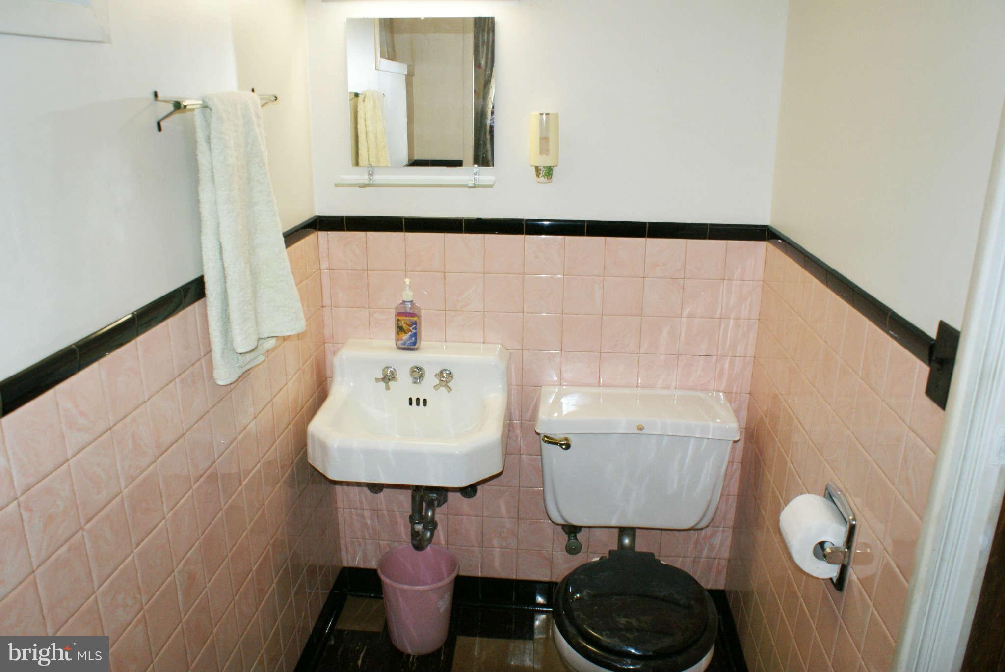 709 Dorchester Road Baltimore, MD 21229 - Photo 14 of 20 Lower Level Half Bath