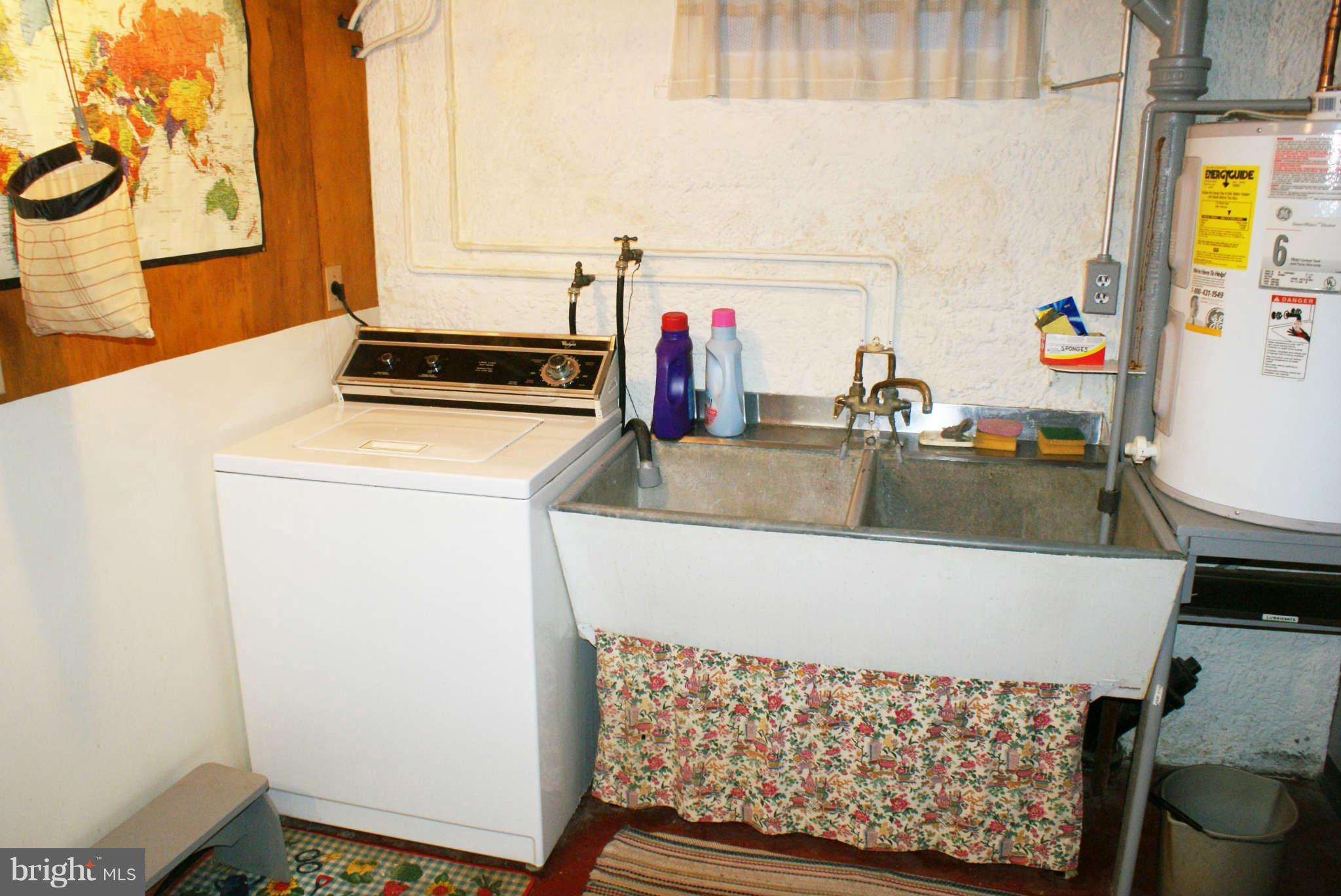 709 Dorchester Road Baltimore, MD 21229 - Photo 15 of 20 Laundry Area