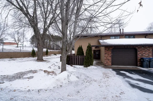 $225,000 | 434 East 11th Street, Unit L, New Richmond, WI 54017