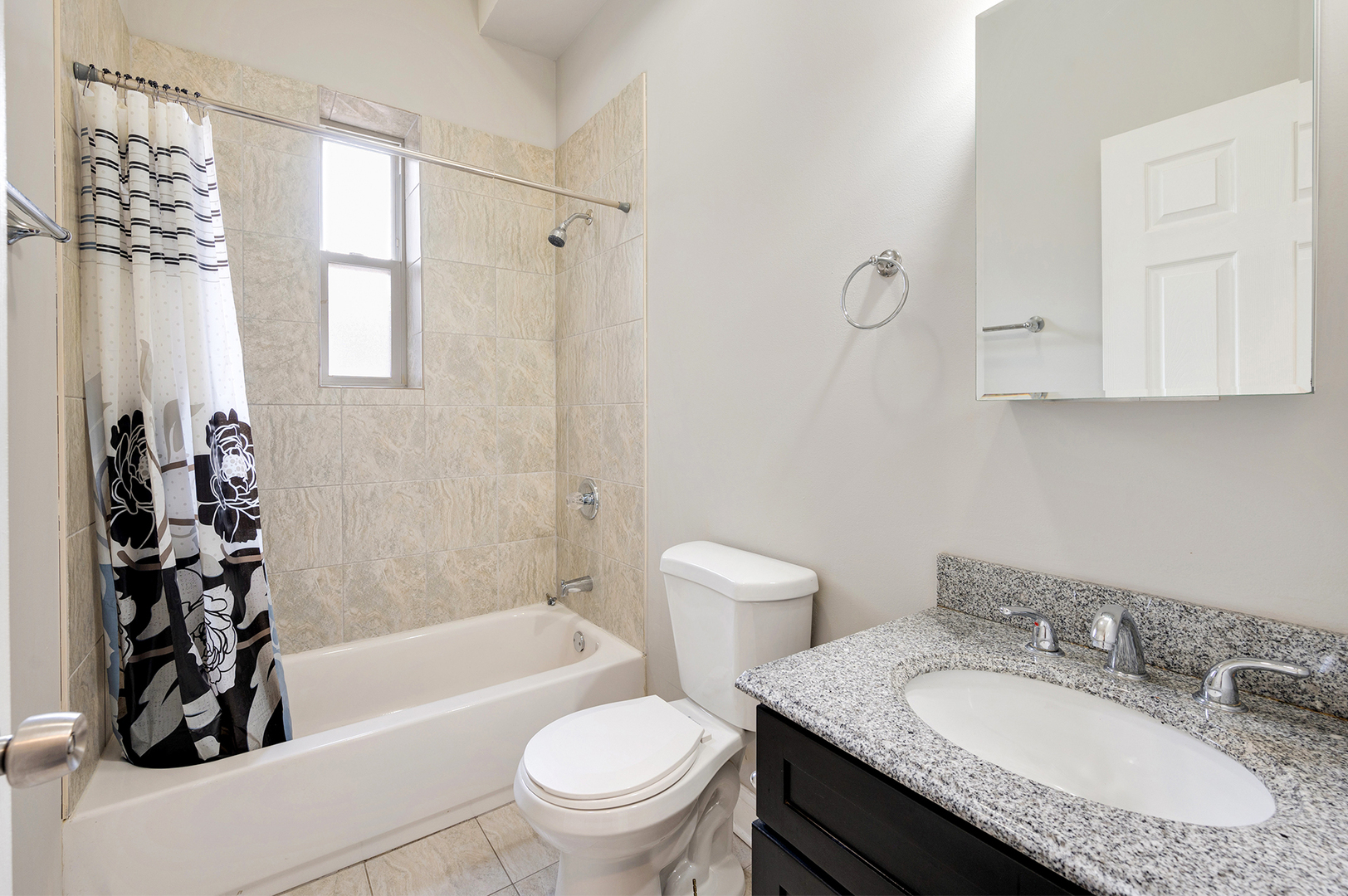 Undisclosed Address Chicago, IL 60653 - Photo 7 of 17