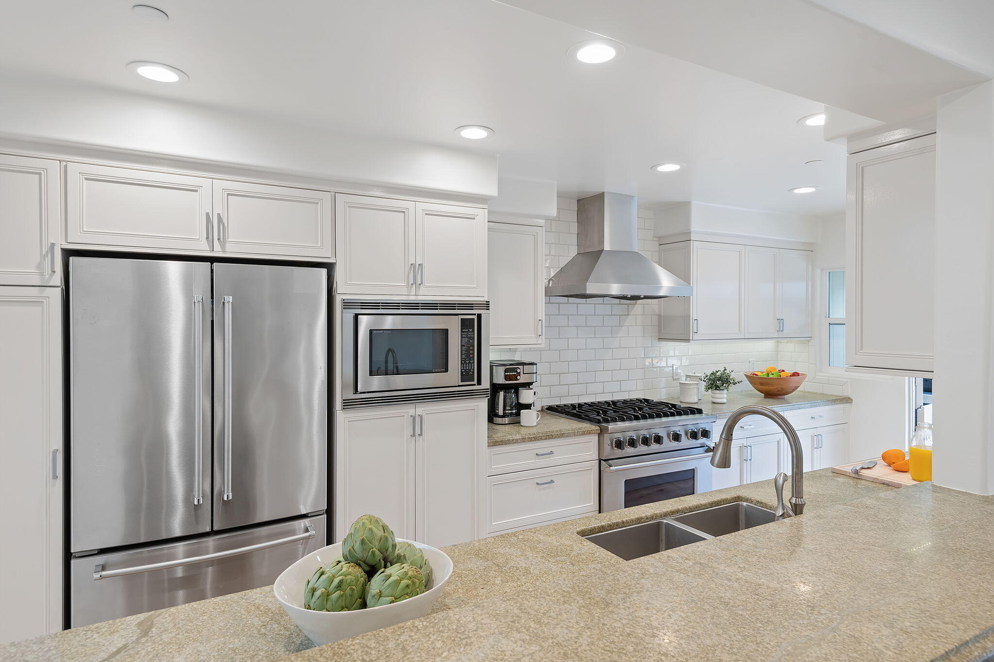 1126 Hill Road Montecito, CA 93108 - Photo 7 of 43 14-web-or-mls-14 - Kitchen (5)
