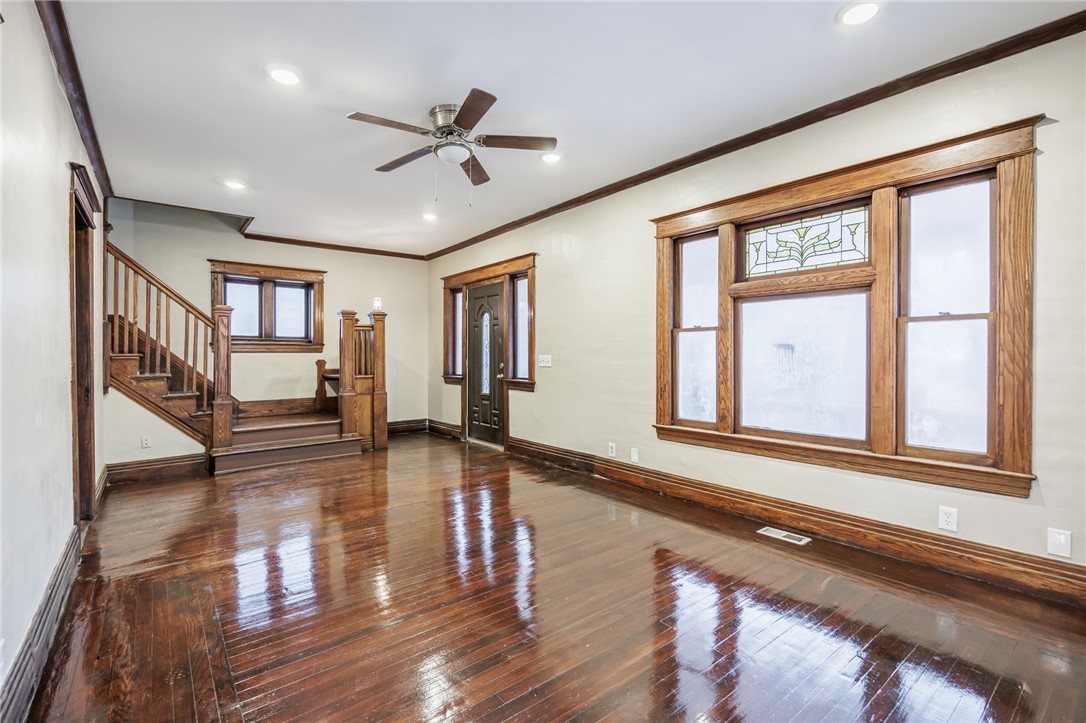 436 Birr Street Rochester, NY 14613 - Photo 12 of 30 Living Room