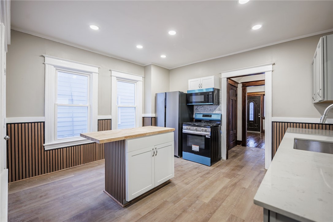 436 Birr Street Rochester, NY 14613 - Photo 5 of 30