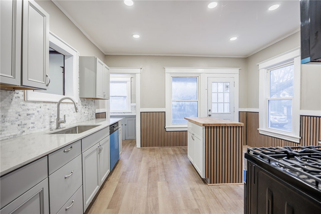 436 Birr Street Rochester, NY 14613 - Photo 6 of 30