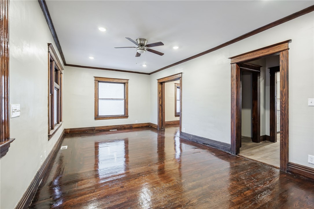 436 Birr Street Rochester, NY 14613 - Photo 10 of 30 Living Room
