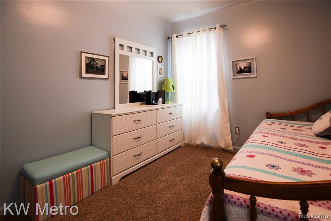 2726 Columbia Road Berkley, MI 48072 - Photo 14 of 38 IMG_1393.jpg